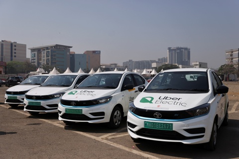 Uber thuong 4.000 USD cho tai xe chuyen sang xe dien hinh anh