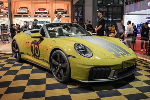 Porsche 911 Spirit 70 gia hon 19,5 ty da ve Viet Nam co gi dac biet? hinh anh