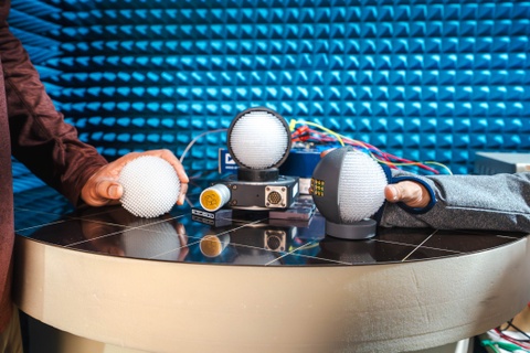 My phat trien 'mat than' ho tro oto tu hanh, them goc nhin tu ngoai xe hinh anh