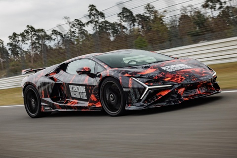 Kỷ lục trên đường đua của siêu xe Lamborghini Revuelto SV