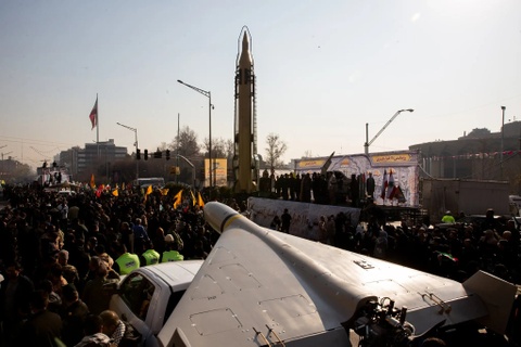 Kho vu khi 'bat doi xung' khien My - Israel lao dao hinh anh