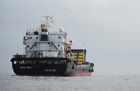 My chinh thuc phong toa cang Iran, canh bao tau tan cong se bi loai bo hinh anh