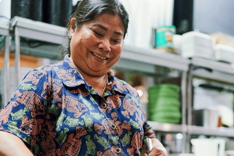 Ba chu quan an Viet tru danh qua doi tai Canada hinh anh