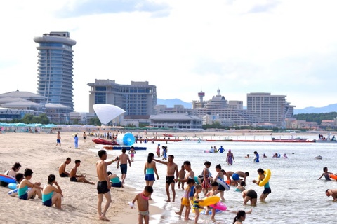 Canh nhon nhip bat ngo o resort moi khai truong cua Trieu Tien hinh anh