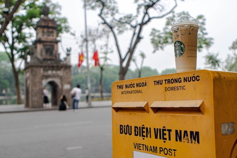 Starbucks lan dau ban tra sua o Viet Nam hinh anh