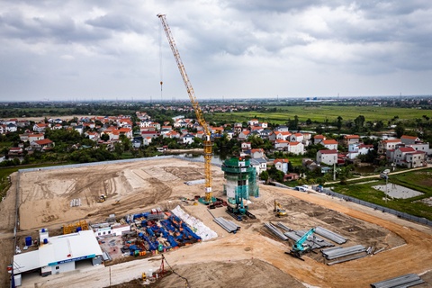 'Sieu san bay' lon nhat mien Bac sau 7 thang khoi cong hinh anh