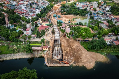 Hinh hai kenh Thuy Phuong dai 7,7 km truoc mua mua hinh anh