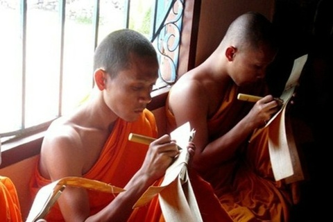 Cac nha su Khmer giu 'bau vat tinh than' hinh anh