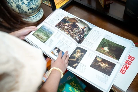 Cuoc dau tu khong don gian cua cong ty sach hinh anh