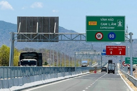 Tai nan tren cao toc Cam Lam - Vinh Hao, gia dinh 3 nguoi thuong vong hinh anh