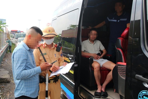 Xe hop dong phai chia se du lieu hop dong van tai voi Bo Cong an tu nam 2028 hinh anh