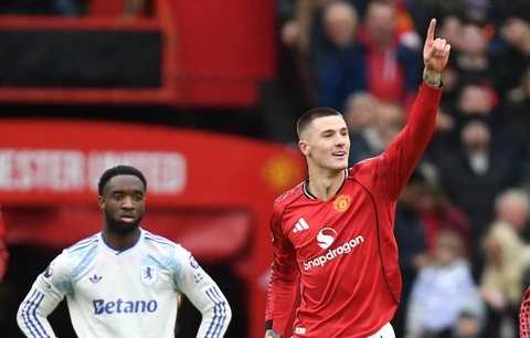 Phut 41 truoc Villa - chi tiet nho, cu tat lon voi Amorim hinh anh