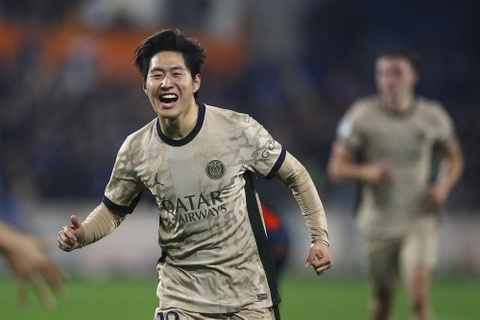 Lee Kang-in xin loi hinh anh