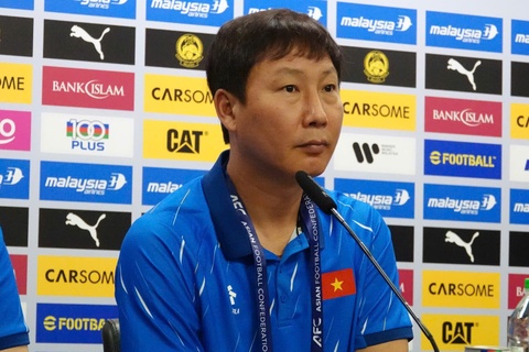 HLV Kim Sang-sik noi gi sau tran thua Malaysia hinh anh