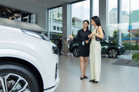 Nguoi mua xe moi o Ha Noi, TP.HCM co the tiet kiem den 6 trieu dong hinh anh