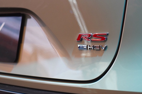 Xe hybrid ra mat nam nay, cai ten nao du suc hut? hinh anh