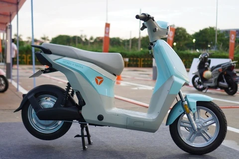 Chon xe may dien nao cho hoc sinh, sinh vien, gia duoi 20 trieu? hinh anh