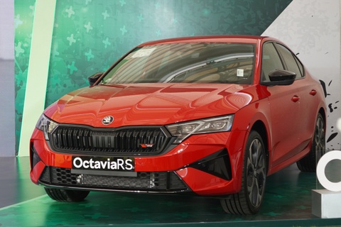 Chi tiet Skoda Octavia RS - sedan the thao gia hon 1,6 ty dong hinh anh
