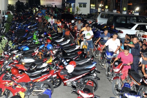 Malaysia khong con 'nhe tay' voi xe may 'do' hinh anh
