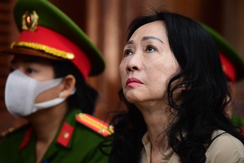 Vien kiem sat: 'Can loai bo Truong My Lan ra khoi doi song xa hoi' hinh anh
