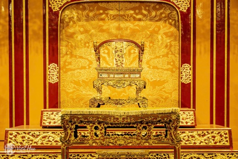 Ngai vang - Bao vat quan trong bac nhat trieu Nguyen de lai hinh anh