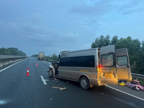 Vu tai nan 11 nguoi thuong vong: Lai xe dau keo duong tinh voi ma tuy hinh anh