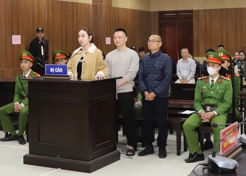 Trum giang ho Vi 'ngo' bi tuyen 6 thang tu ve toi tron thue hinh anh