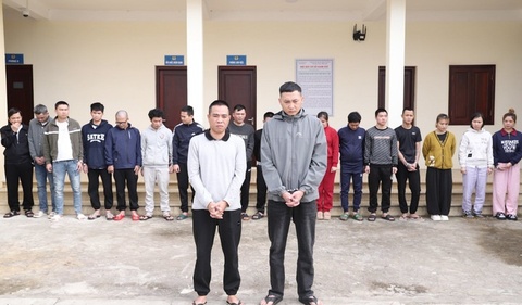 Cong an pha duong day lua dao 120 ty dong xuyen quoc gia hinh anh