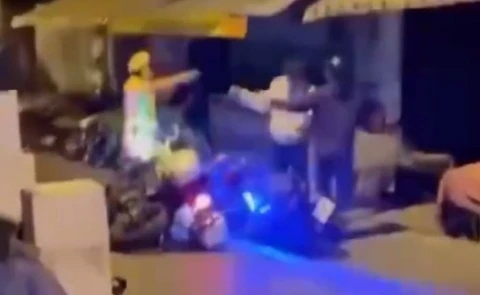 Giang co voi CSGT de ban bo chay khi bi do nong do con o TP.HCM hinh anh