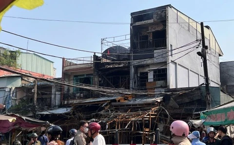 Dien bien moi vu chay lien hoan 4 can nha o TP.HCM hinh anh