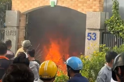 Chay du doi o TP.HCM, hang loat xe may tro khung hinh anh