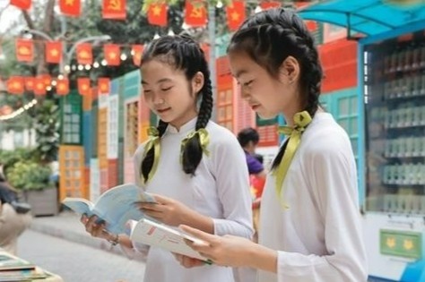 Ngon lua soi sang tri tue va nhan van hinh anh