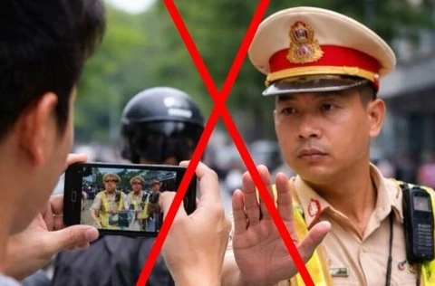 Tin don 'de xuat phat 5 trieu nguoi tu y quay CSGT' la bia dat hinh anh