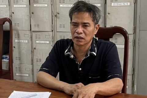 Vach mat nguoi chong sat hai vo bang dien luoi hinh anh