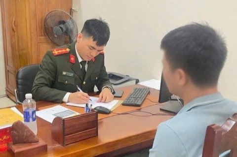 Len mang 'bao chot CSGT', nam thanh nien bi phat 7,5 trieu dong hinh anh