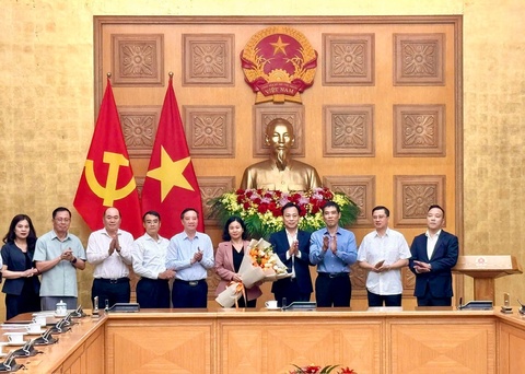 Pho bi thu Dang uy Chinh phu Nguyen Thi Tuyen nhan them nhiem vu hinh anh