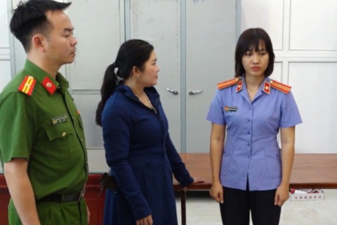 2 doi tuong bi khoi to vi san xuat ca phe gia hinh anh