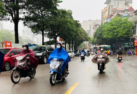 Mien Bac tiep tuc mua nho lat phat hinh anh