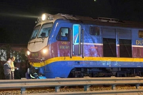 Tau hoa va cham xe may, hai nguoi tu vong hinh anh