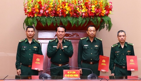 Bo nhiem 3 Pho tuy vien Quoc phong moi tai Trung Quoc, Lao, Campuchia hinh anh