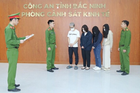 4 doi tuong gia chu ky giam doc, dong dau khong de mua nha o xa hoi hinh anh