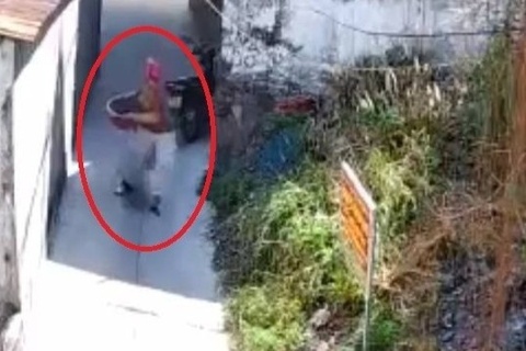 Vut rac bua bai, thanh nien o TP.HCM bi phat tien hinh anh