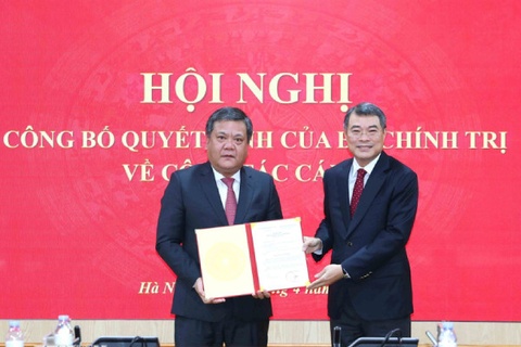 Bo Chinh tri chuan y ong Tran Phong giu chuc Bi thu Tinh uy Khanh Hoa hinh anh