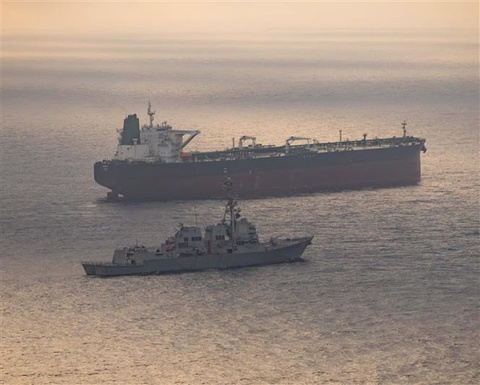 Vi sao nganh dau mo Iran van tru vung bat chap Hormuz bi phong toa? hinh anh
