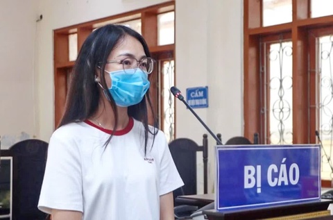 Bi khoi to vi dung tai khoan me chong de thu tien ban hang online hinh anh