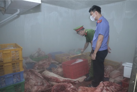 Phát hiện gần 1 tấn thịt lợn nhiễm dịch tả lợn châu Phi tại cơ sở sơ chế