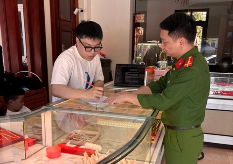 Cảnh báo nguy cơ vi phạm pháp luật về thuế trong hoạt động kinh doanh vàng