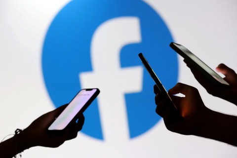 Công ty mẹ của Facebook nhận án phạt gần 1 tỷ USD