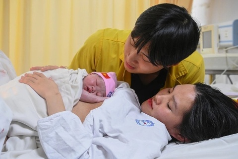 Chuyen gia chi cach giup me 'goi sua' sau sinh hinh anh