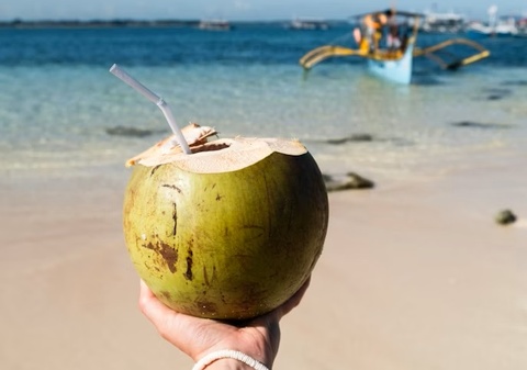 Loai nuoc 'quoc dan' mua he chi 19 calo nhung khong nen uong tuy y hinh anh